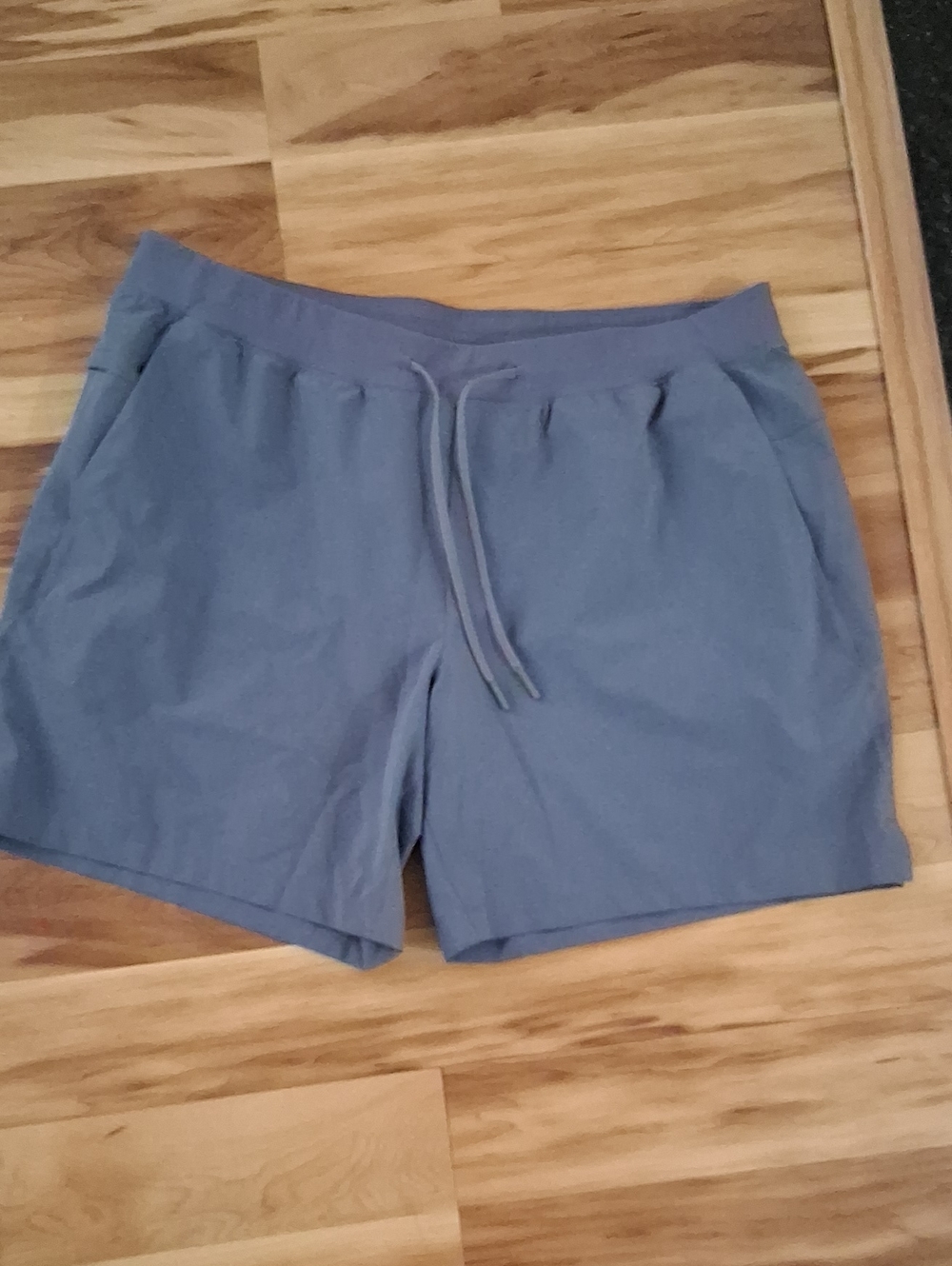 lululemon athletica Men's Drawstring Shorts - Slate